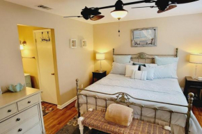 Harbour Oaks Professionally decorated downstairs really nice 3 bedroom